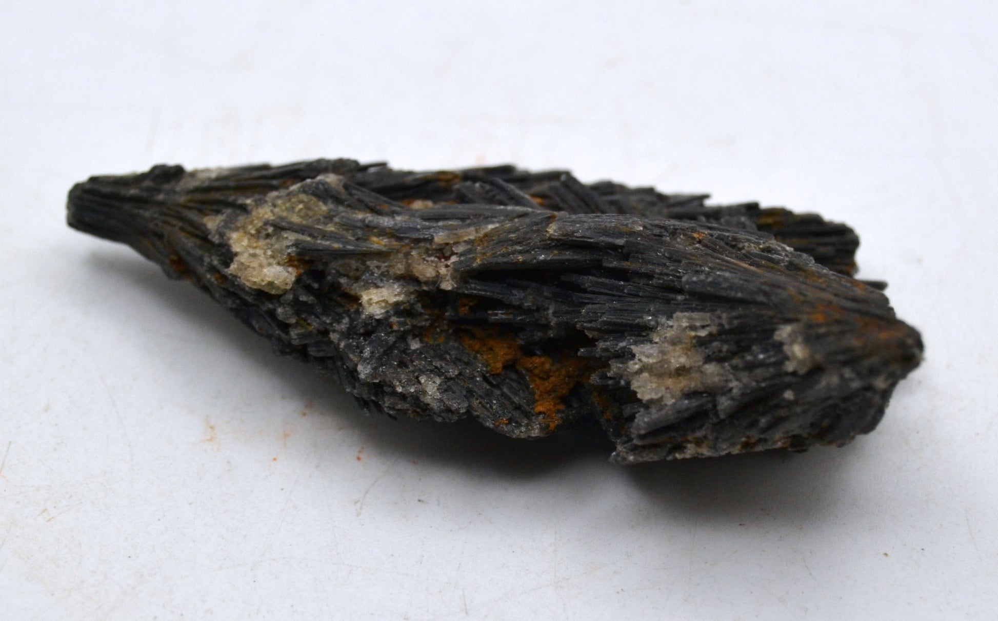 Black Natura lKyanite