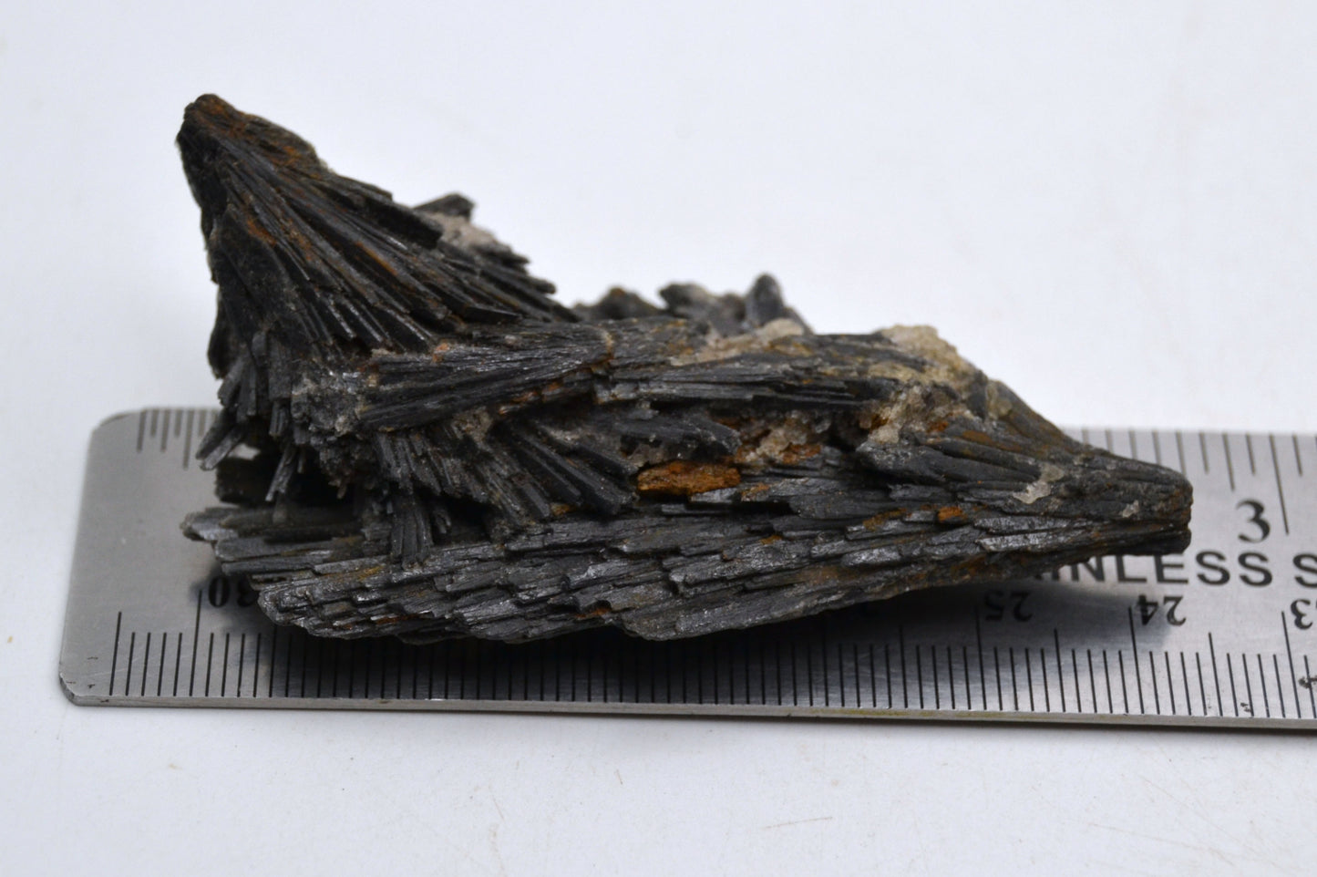 Black Natura lKyanite